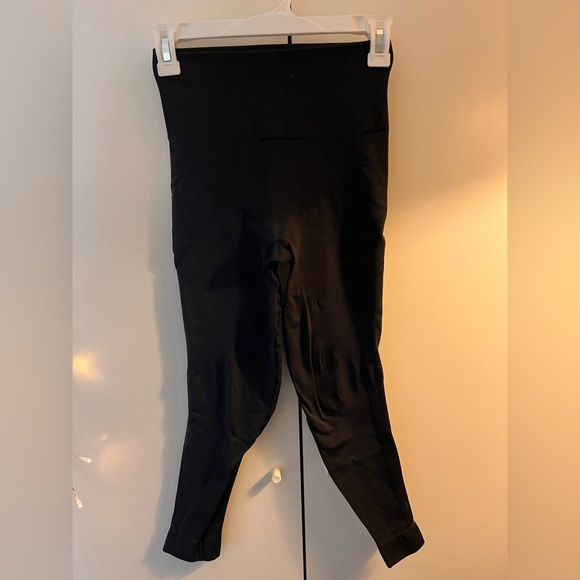 Set of 3! Lululemon Compression Leggings! 💚💙🖤 - Picture 4 of 7